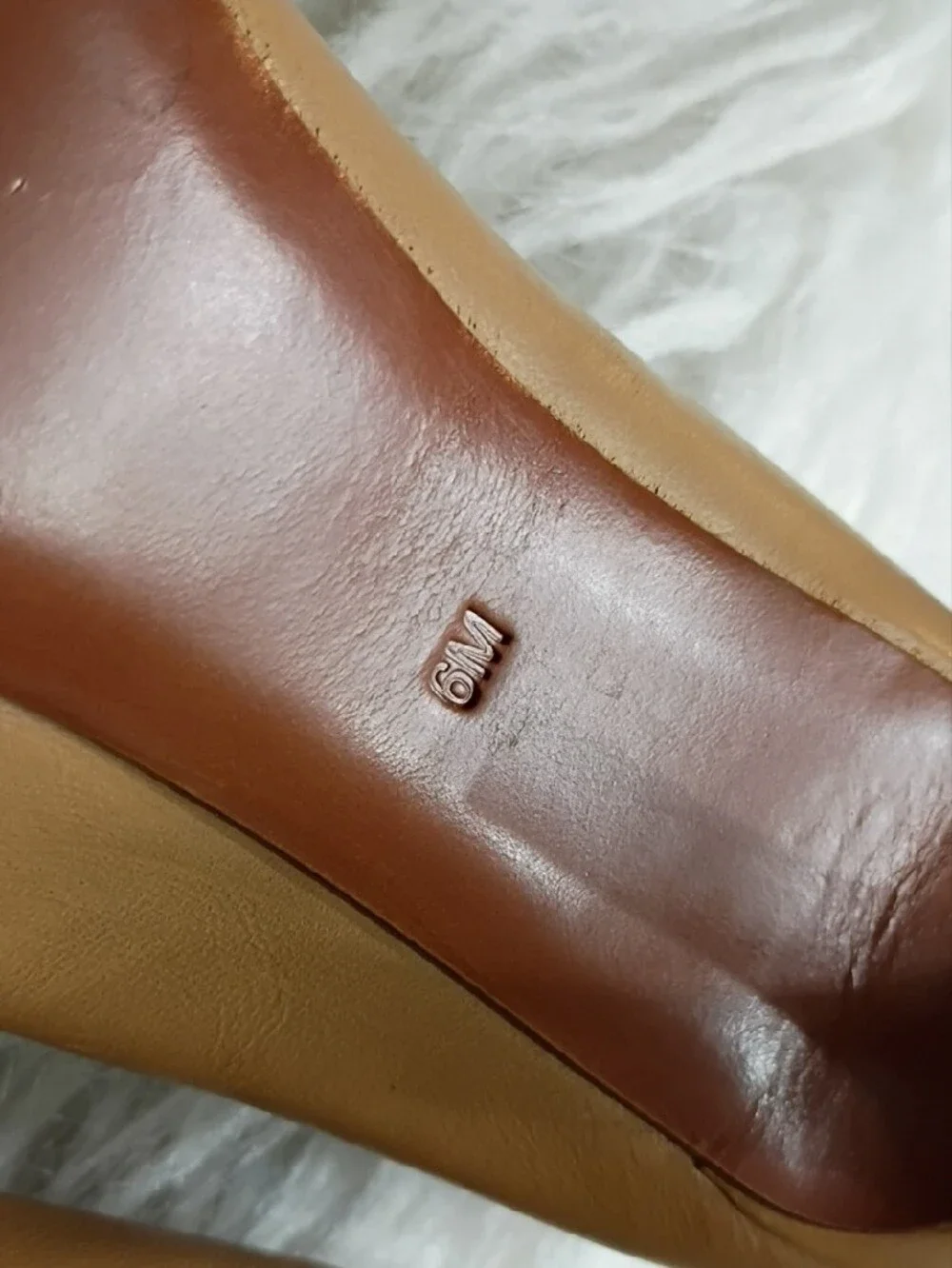 Tory Burch Nude & Metallic Silver Pointed Kitten Spectator Pumps Kitten Heels 6